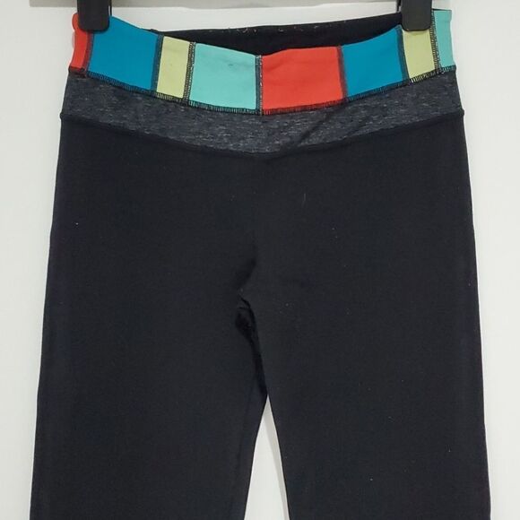 𝅺lululemon multicoloured waistband black flared leggings - Picture 2 of 8